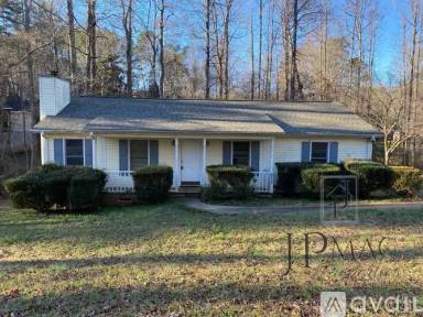 Main picture of 1002 Still Hollow Ln