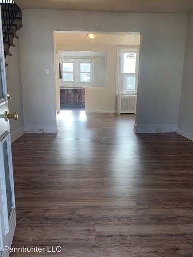 Main picture of 550 E Carver St