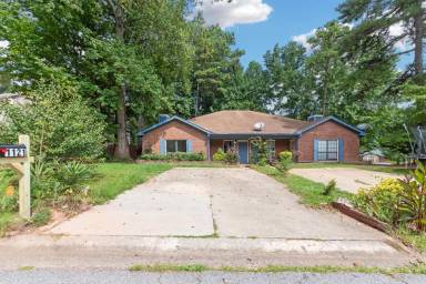 Main picture of 1121 Brookstone Rd