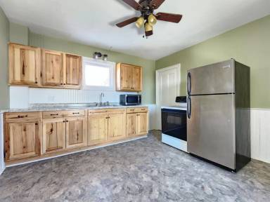 Main picture of 72 Pier St