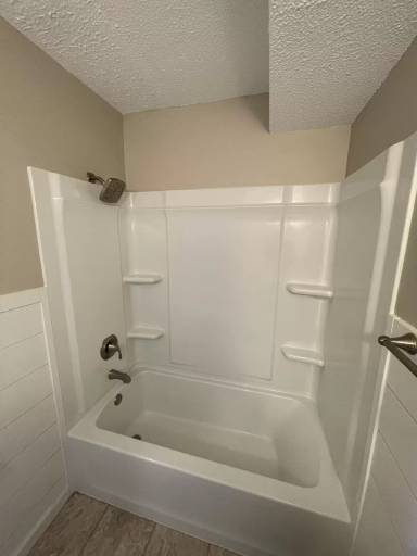 Main picture of 105 E Sands St