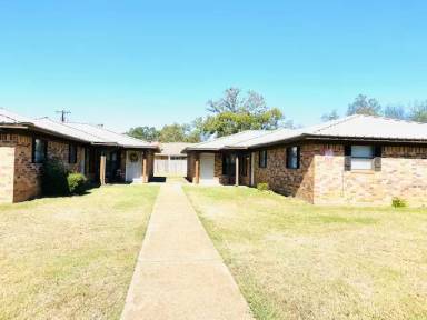 Main picture of 208 Fuller St