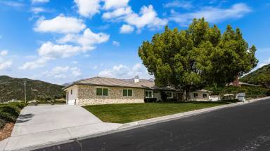 Main picture of 36608 Oak Ridge Dr