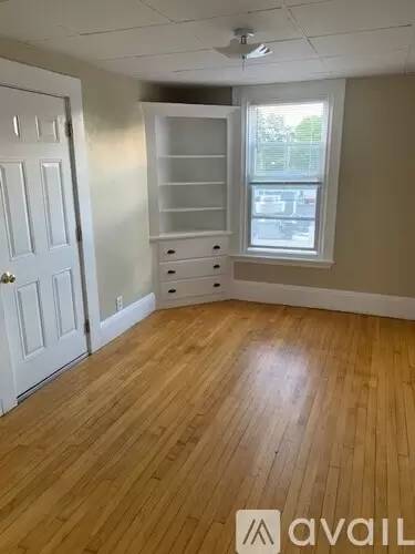 Main picture of 10 Fessenden St