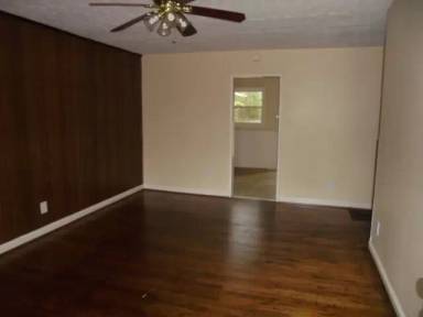 Main picture of 105 E Mimosa Dr