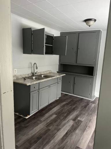 Main picture of 929 Plymouth Ave N