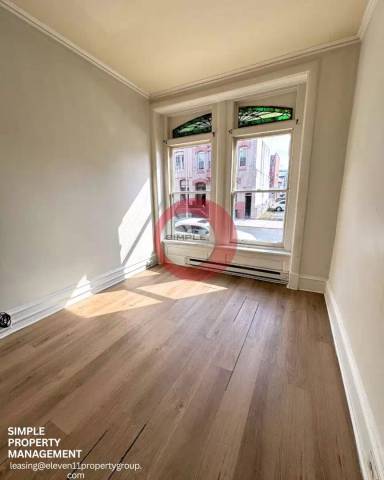 Main picture of 136 N 4th St
