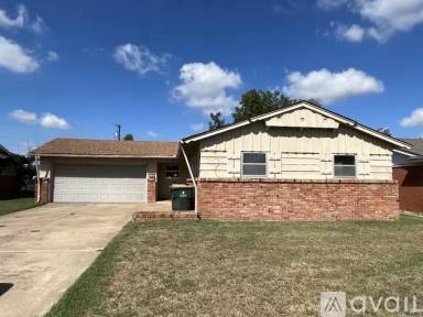 Main picture of 1402 W Mississippi Ave