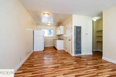 Main picture of 232 N 3rd St
