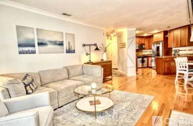 Main picture of 4540 Laclede Ave