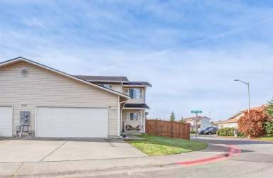 Main picture of 4008 168th Pl NE