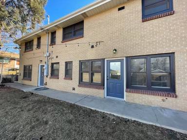 Main picture of 2875 S Sherman St