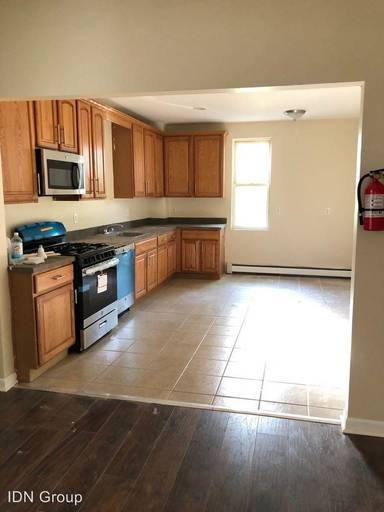 Main picture of 442 S 19th St