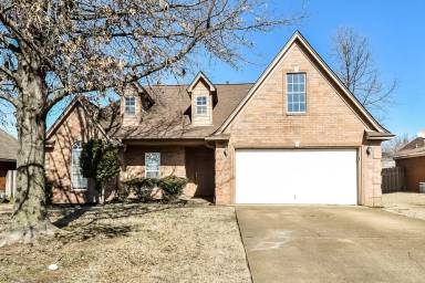 Main picture of 4074 Ravenwood Dr N