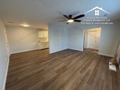 Main picture of 130 King St