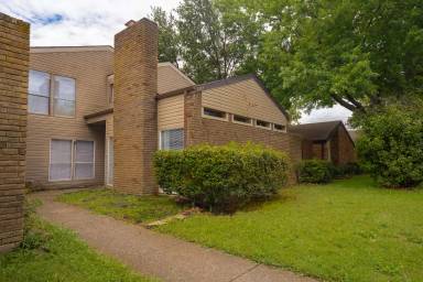 Main picture of 2014 Treehouse Ln