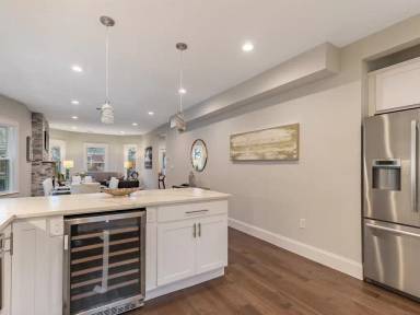 Main picture of 233 Willow Ave