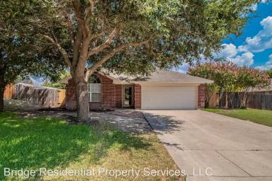 Main picture of 437 Hillside Dr