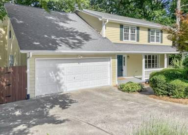Main picture of 320 Six Branches Ct