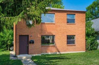 Main picture of 85 Stevens Ave