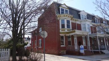 Main picture of 850 E Philadelphia St