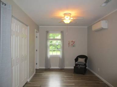 Main picture of 11 Swan Lake Dr