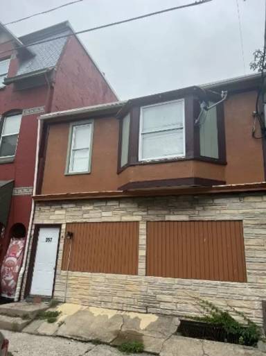 Main picture of 357 S 3rd St