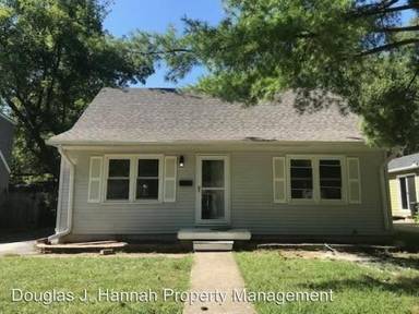 Main picture of 7708-7712 Oak St