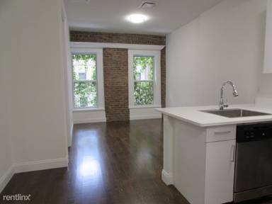 Main picture of 116 E 60th St