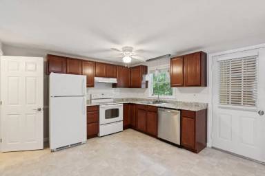 Main picture of 5 Woodvale Ct