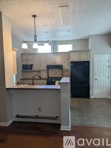 Main picture of 7693 Eagle Creek Dr