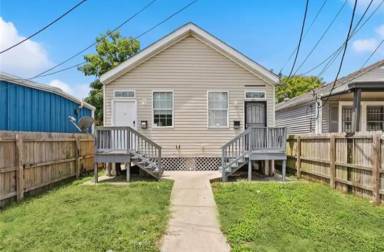 Main picture of 1614 Port St