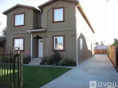 Main picture of 1588 W 51st St
