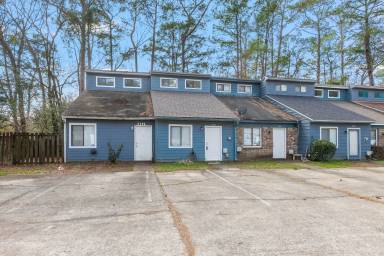 Main picture of 2200 Sandpiper St