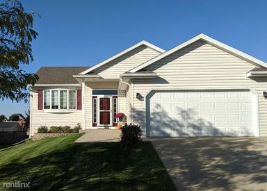 Main picture of 5879 Kingsbury Dr NW
