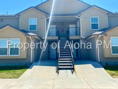 Main picture of 1057 W Pine Ave