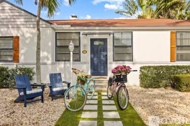 Main picture of 3201 Poinsettia Ave