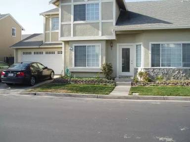 Main picture of 611 Gingham Way
