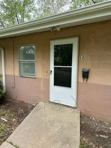 Main picture of 825 S Cherokee St