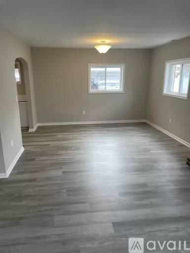 Main picture of 213 Poplar Ave