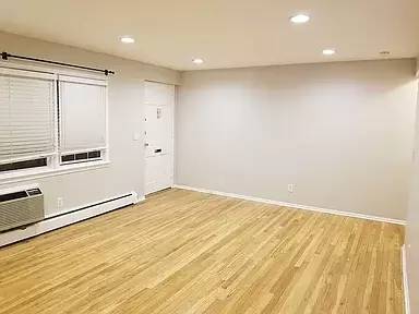 Main picture of 613 Pitney Pl