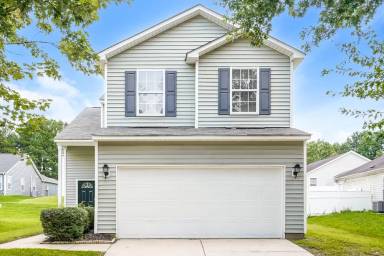 Main picture of 5817 Weddington Rd