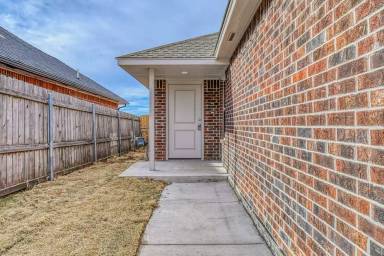 Main picture of 1005 Saint Cecil