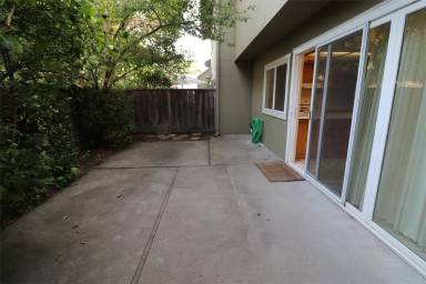 Main picture of 19307 Creekside Cir
