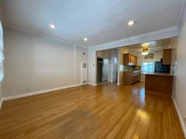 Main picture of 10460 National Blvd