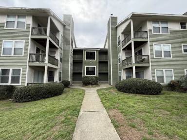Main picture of 979 Stewarts Creek Dr