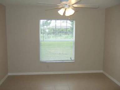 Main picture of 1320 SW Hunnicut Ave