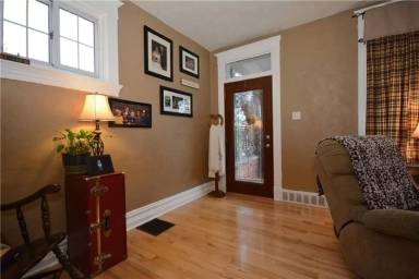 Main picture of 2112 Saranac Ave