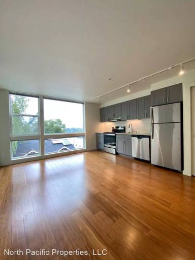 Main picture of 224 23rd Ave E