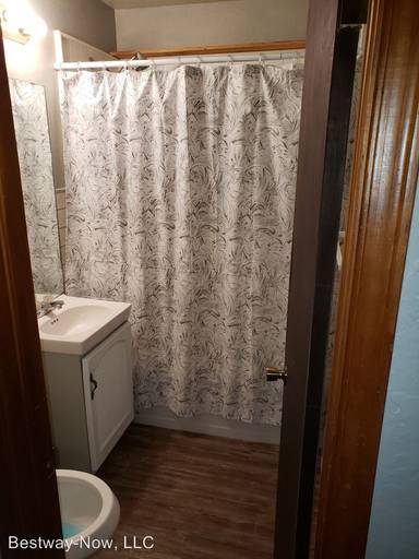 Main picture of 605 Lions Park Pl